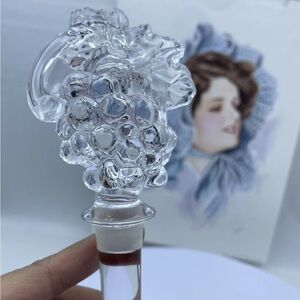 Beautiful!! New, Mikasa Crystal Grape Wine Bottle Stopper